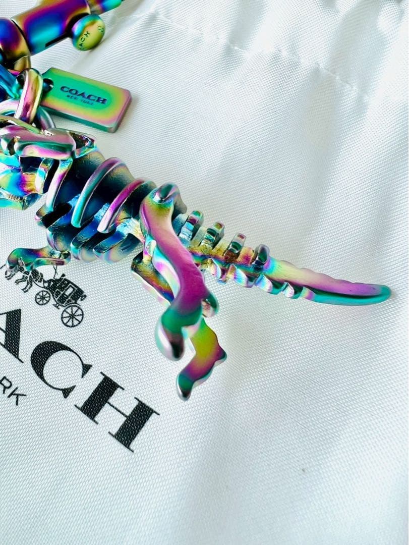 ✨極美品✨COACH　コーチ　キーホルダー　チャーム　恐竜　レキシー　ダイナソー