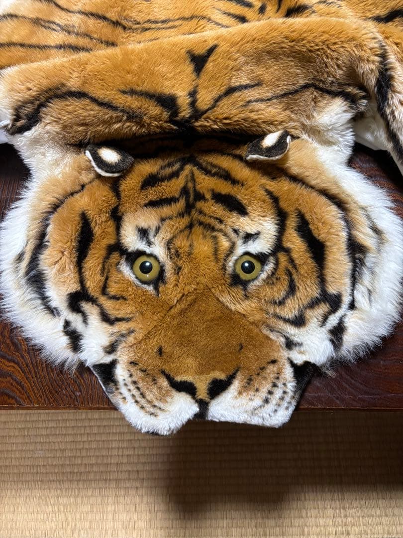 トラのデザイン ラグ大