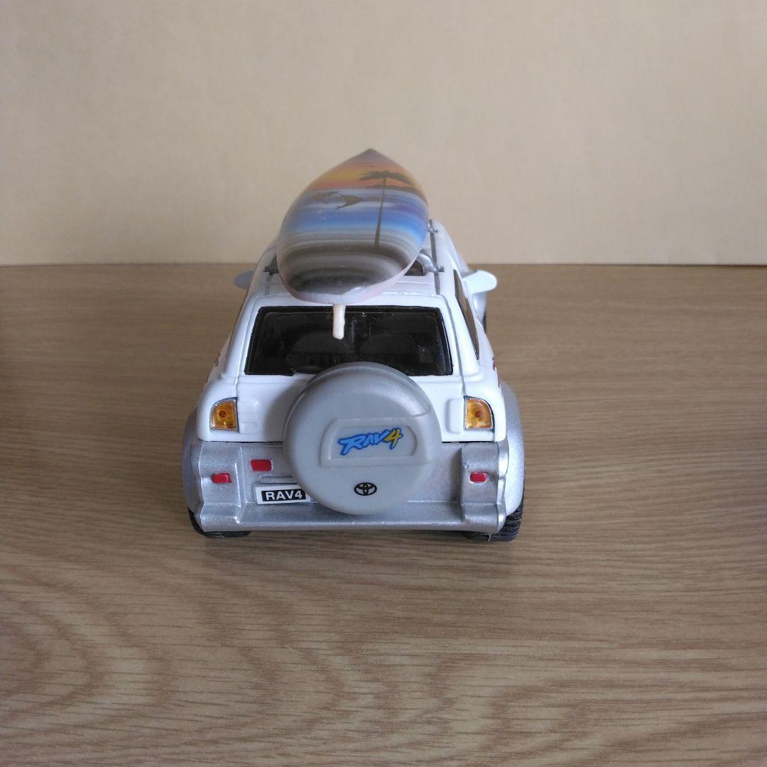 トヨタ RAV4 ホワイト ミニカー プルバックカー　　【超レア】