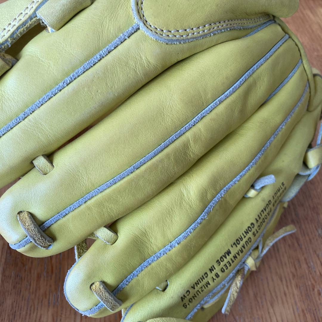 Mizuno Global Elite 投手用グローブ　イエロー(一般軟式用)