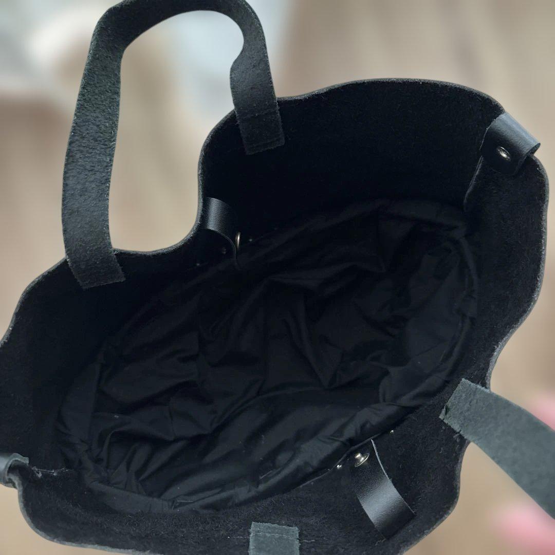 ribbonb 黒レザーバスケットのトートバッグ