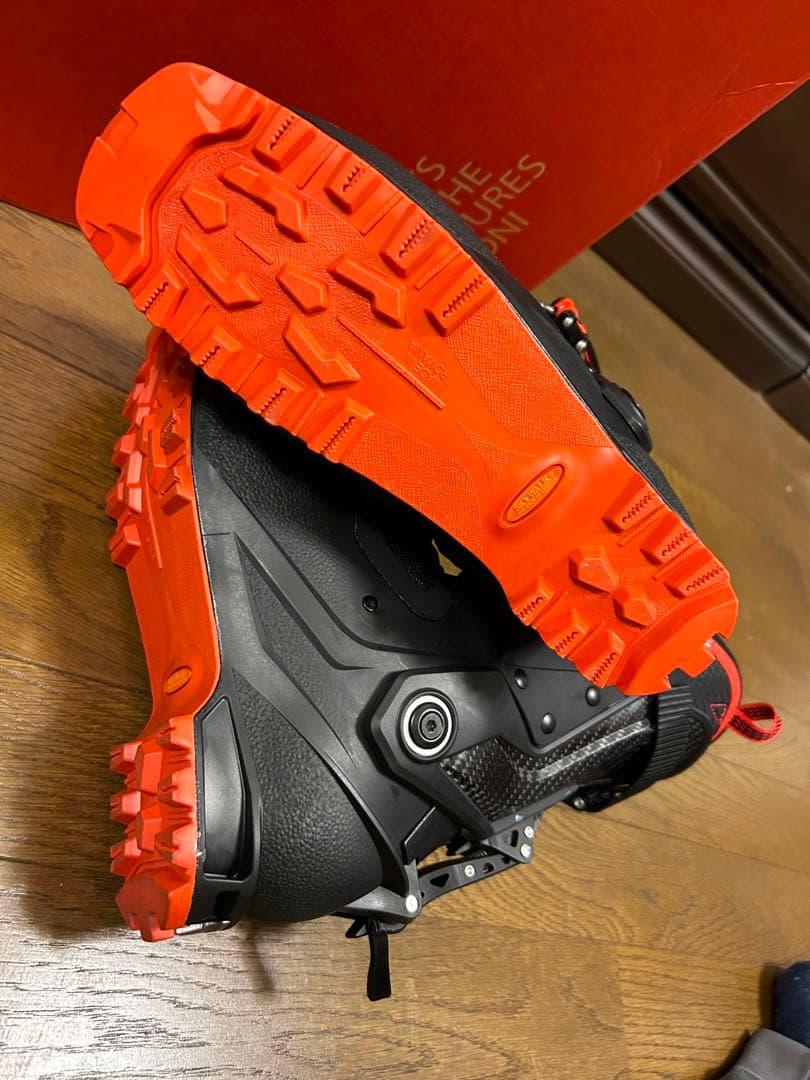 未使用新品 スキーブーツ ATOMIC BACKLAND CARBON