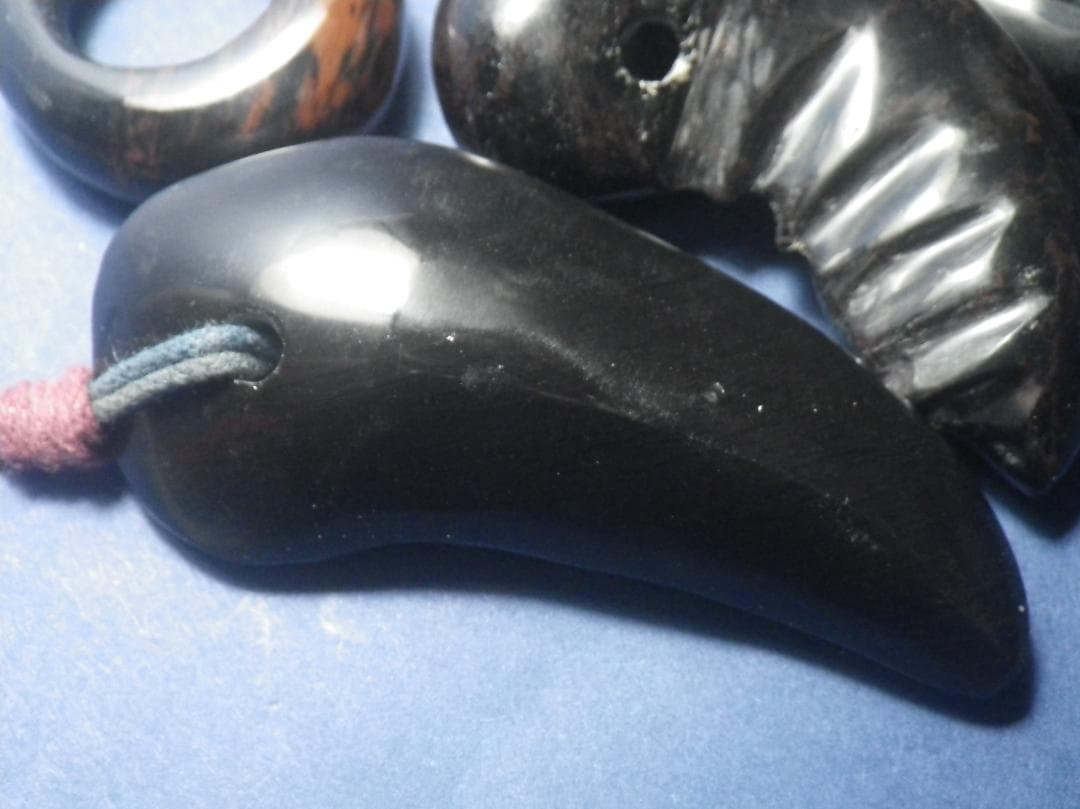 伝*ラ様 黒曜石　勾玉　２５０７２６－０９