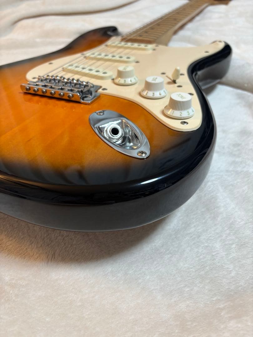 【調整済】squire affinity strato casterサンバースト