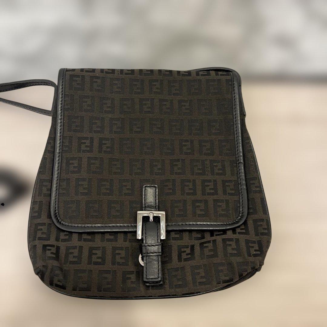 FENDI ズッキーノ　ショルダーバッグ