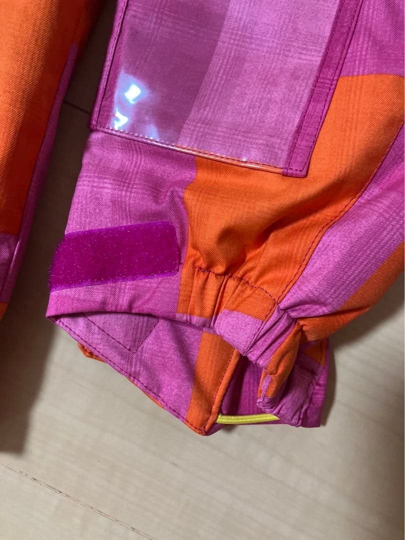 drymonさん専用　　 デサント　スキーウエアー サイズ140