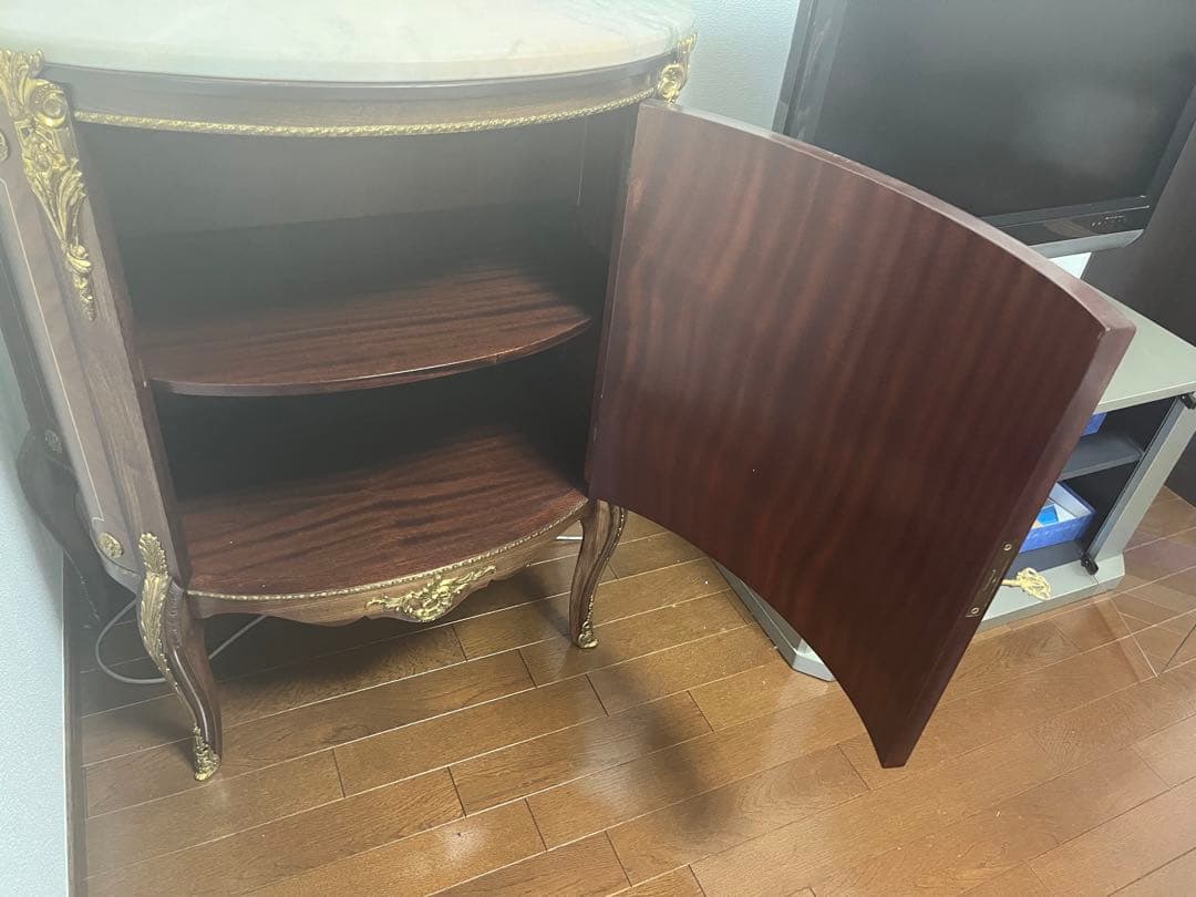 フローラルインレイ木製キャビネット　コモード