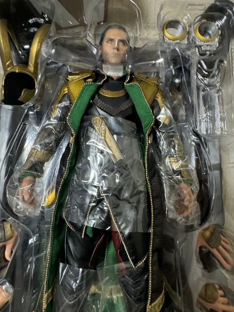 ホットトイズ　アベンジャーズ　ロキ