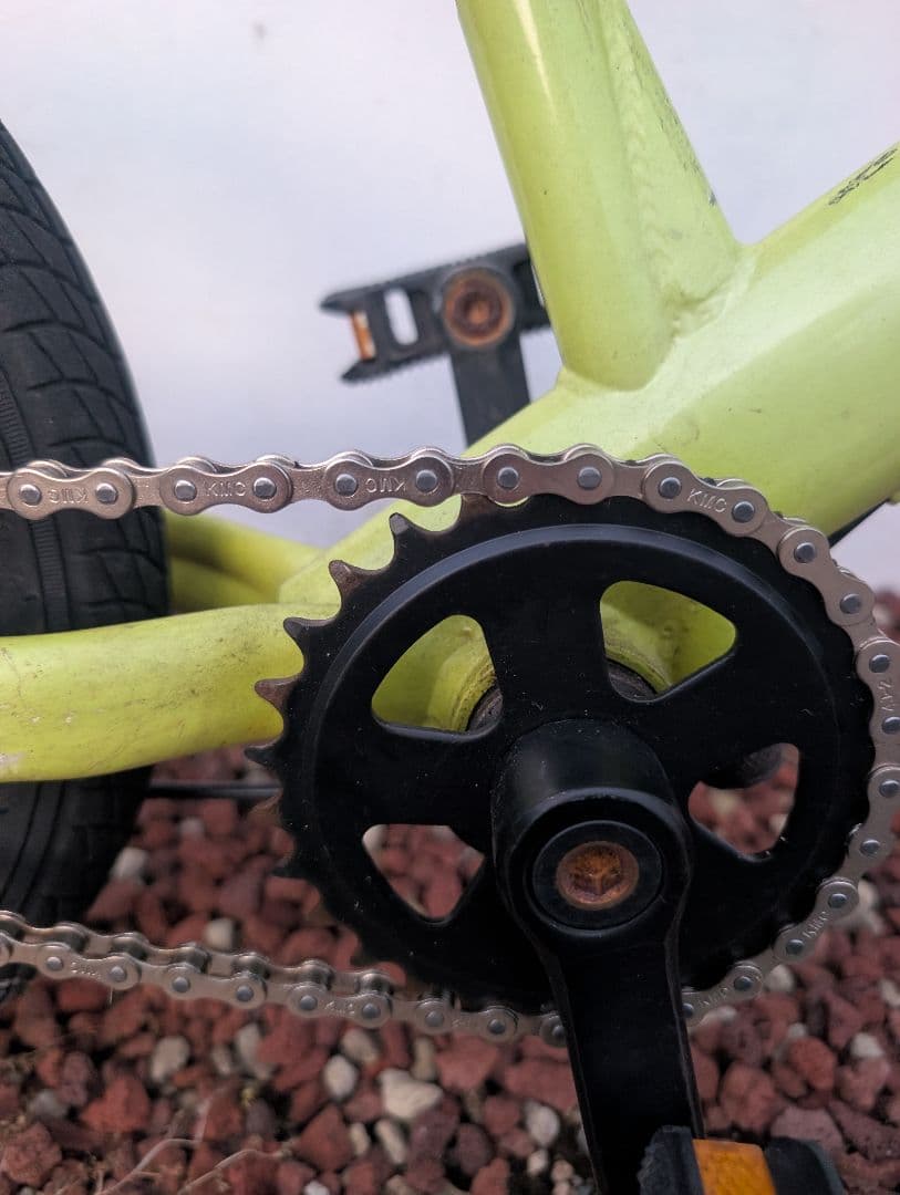 STRIDER 14x　ライムイエロー　※チェーン新品