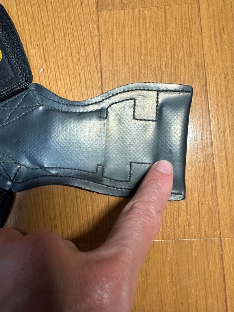 GOLD'S GYM エルボーパッド 左右セット ブラック。