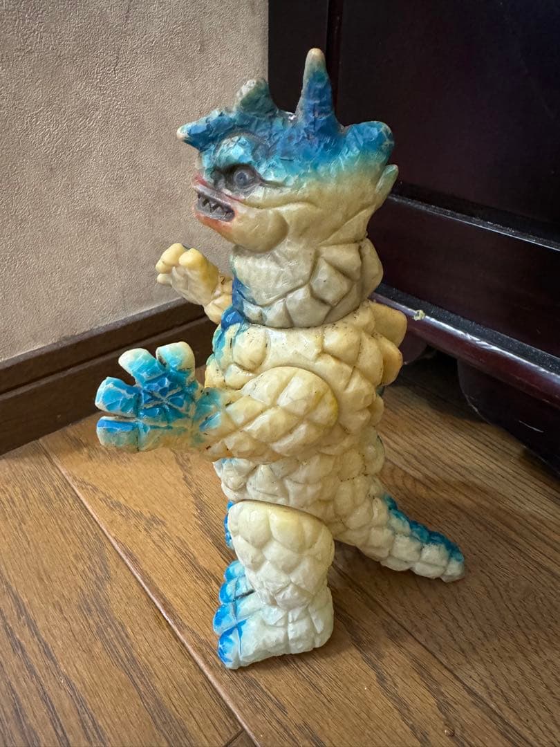 透明怪獣ゴルバゴス　ウルトラマンシリーズ 怪獣 フィギュア