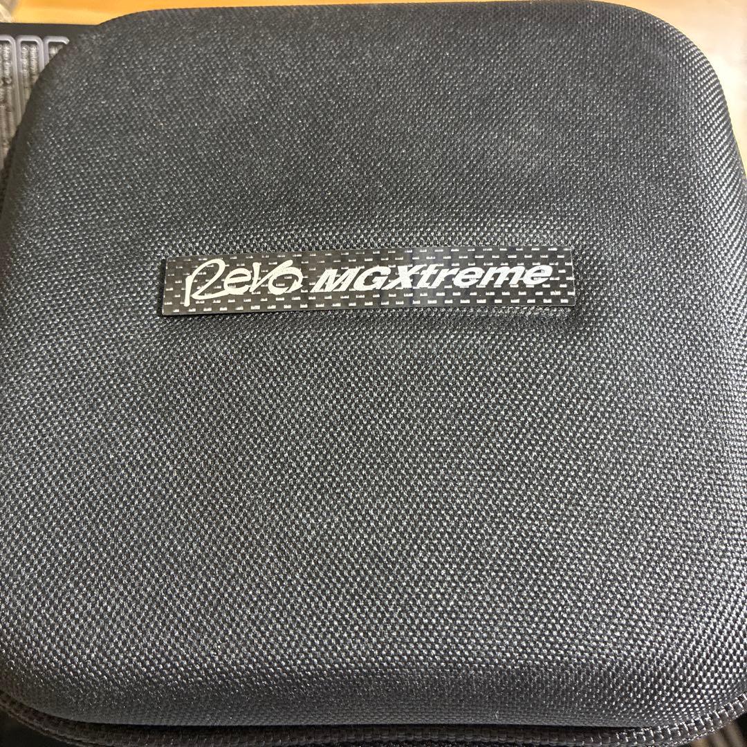 Revo MGXtreme 2000S スピニングリール