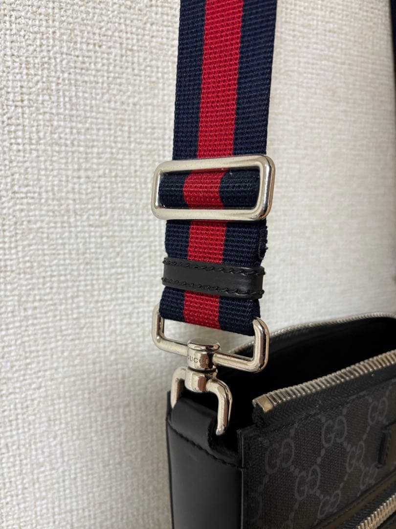GUCCI ブラック ショルダーバッグ523599 001998