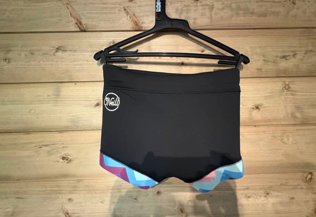 ロングスリーブウェットスーツ ブラック/マルチカラー