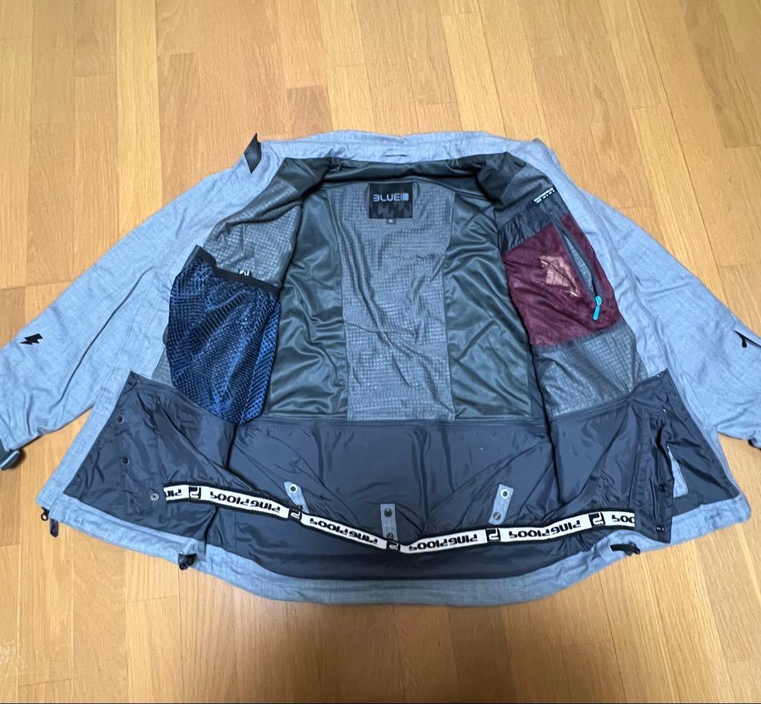 BlueBlood ブルーブラット　スノボーウェア