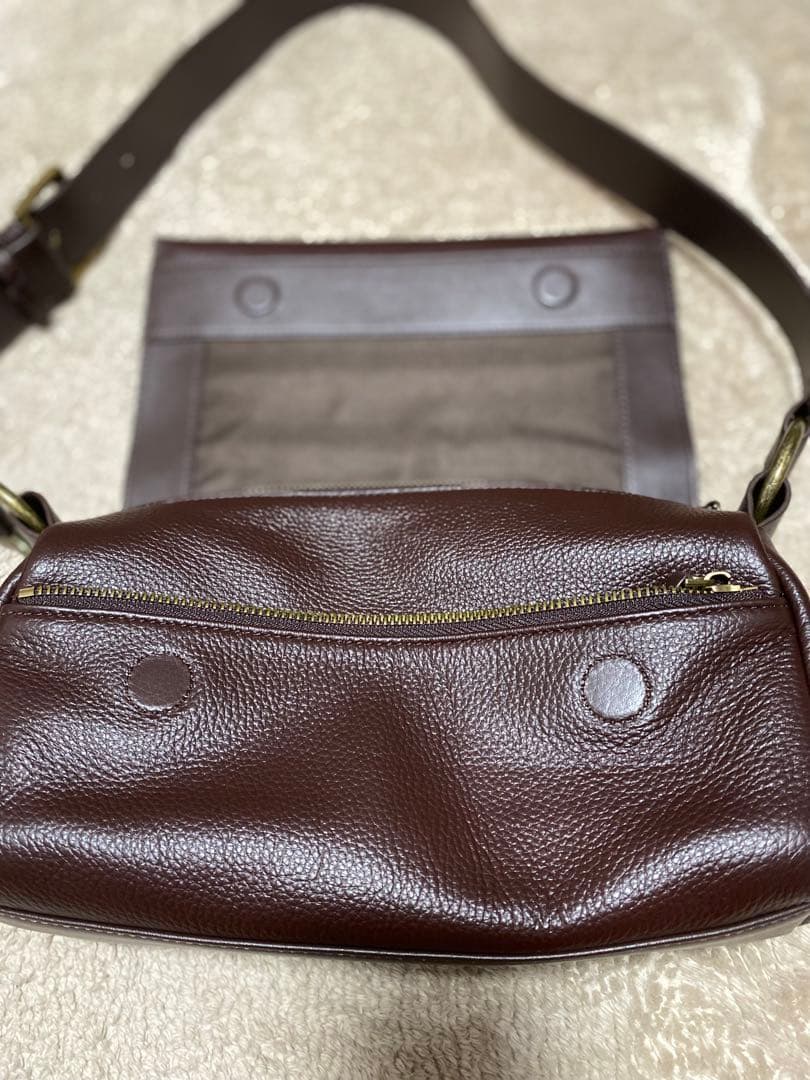 BEARDSLEYビアズリーショルダーバッグボディバッグ12月購入1回のみ使用茶