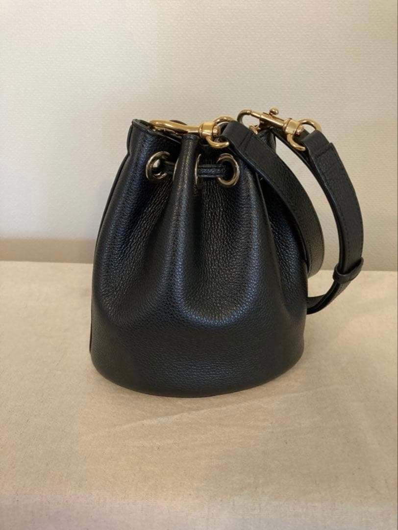 【美品】FURLA ブラック バケットバッグ