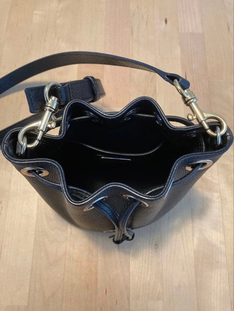 【美品】FURLA ブラック バケットバッグ