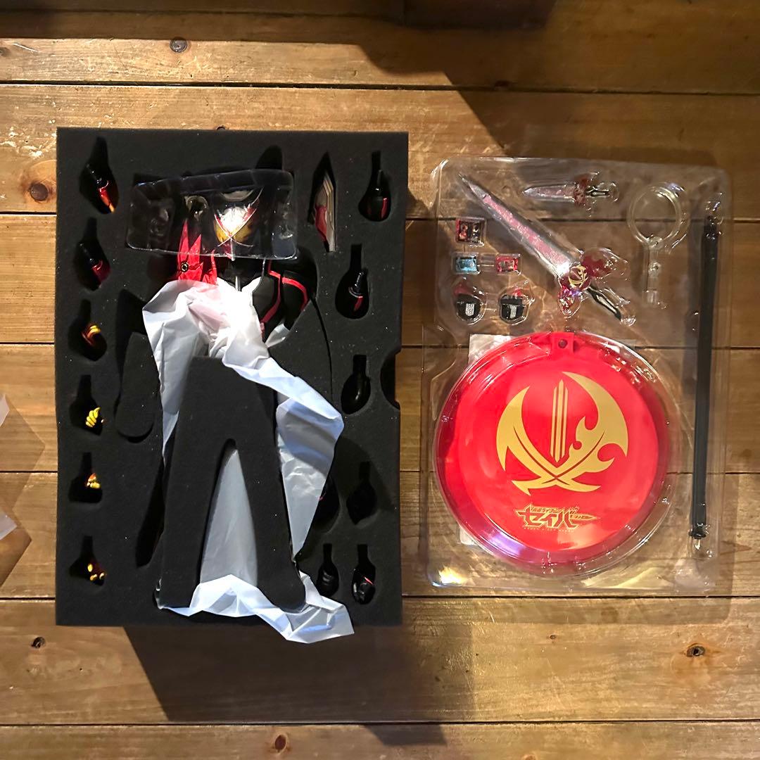 RAH GENESIS 仮面ライダーセイバー ブレイブドラゴン