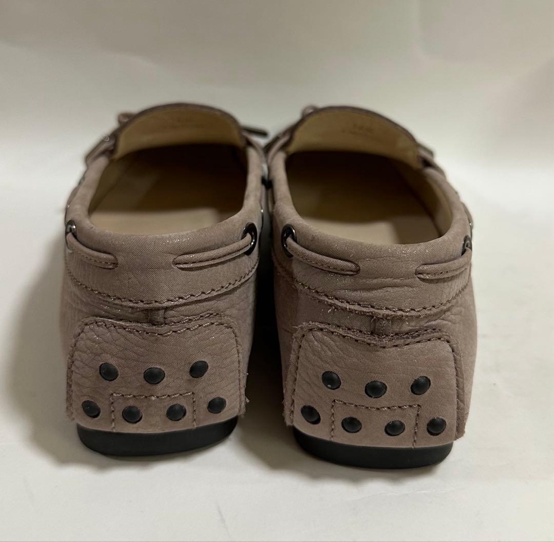 トッズ　TOD’S未使用ドライビングシューズ　モカシン