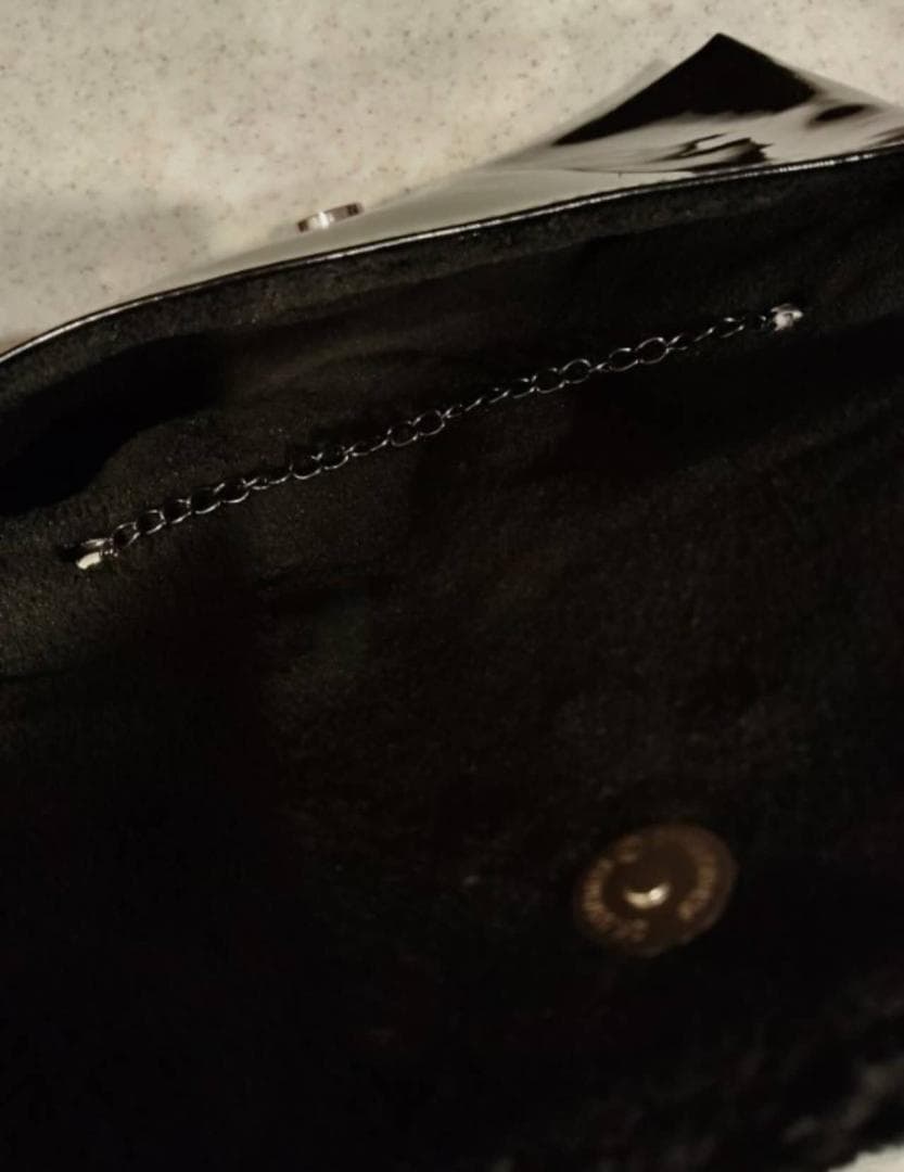 CHANEL シャネル　ノベルティ　ボア　エナメル　チェーンショルダーポーチ