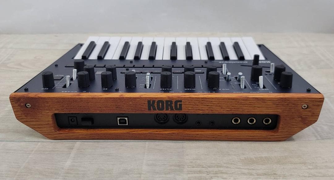 KORG モノフォニック アナログ シンセサイザー monologue BL