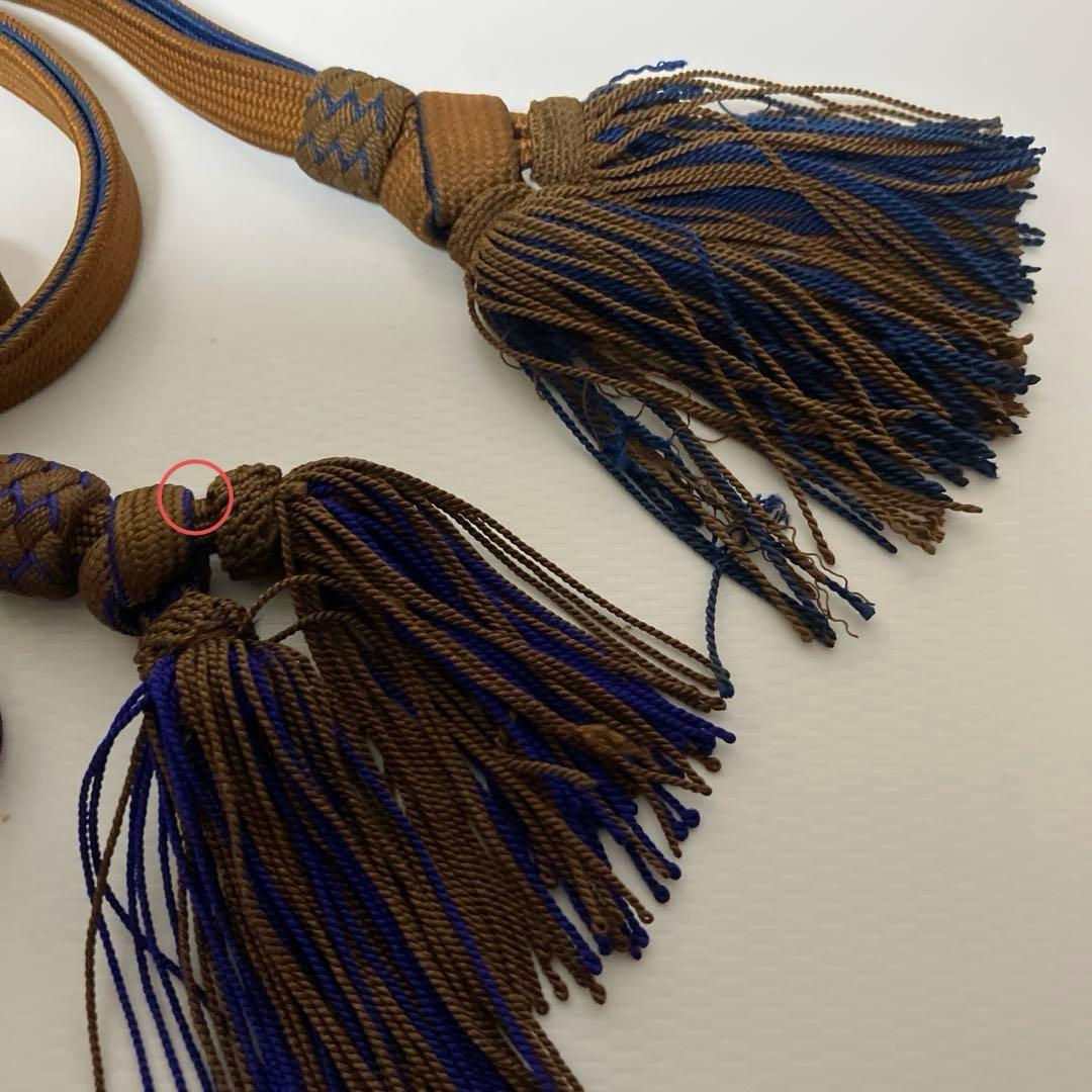 尉官刀緒１点（２点を分けて変更出品　商品は写真下側赤丸印の１点）