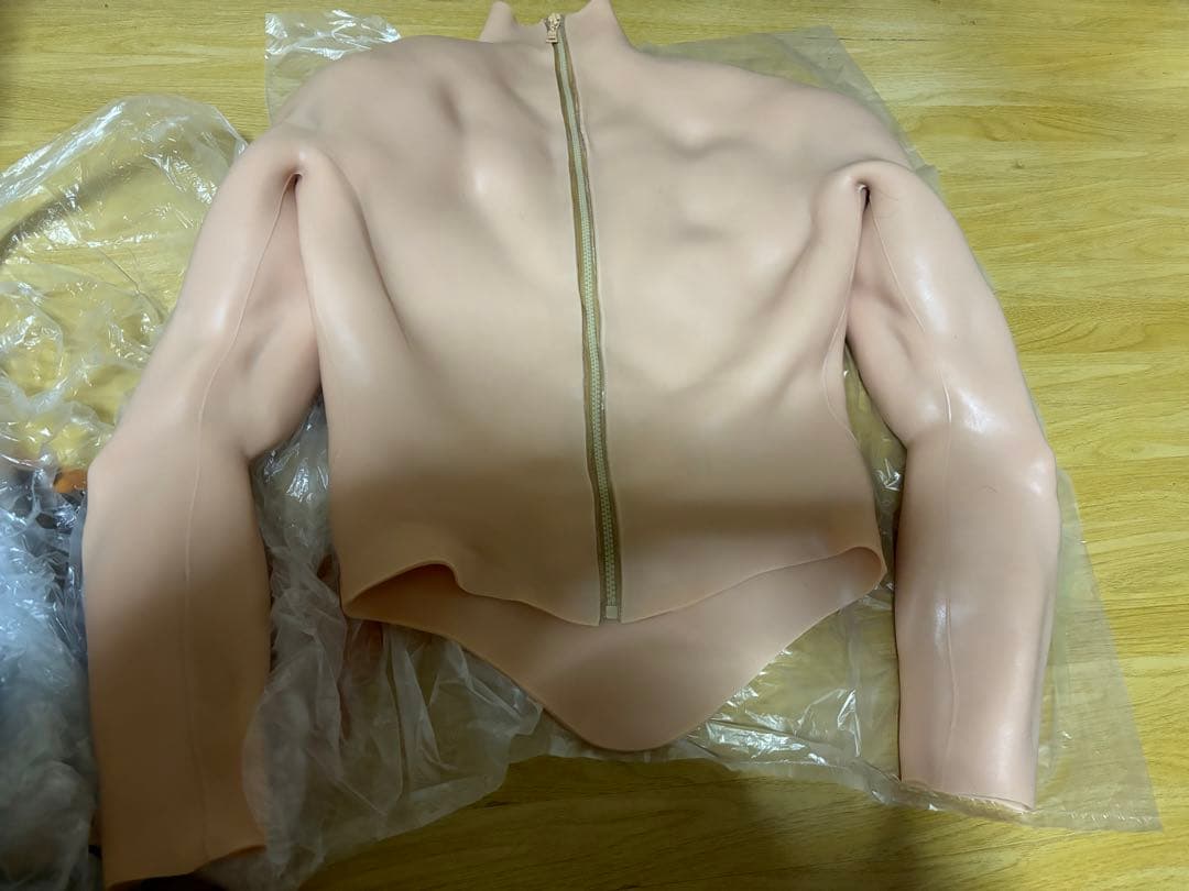 筋肉スーツ　袖ありファスナー付きLサイズ