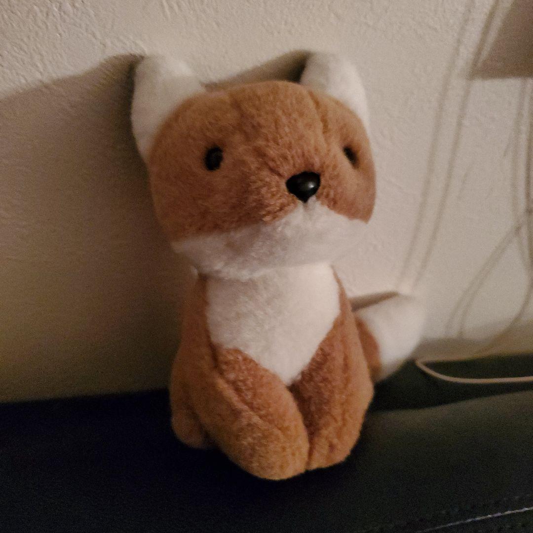 きつねのぬいぐるみ