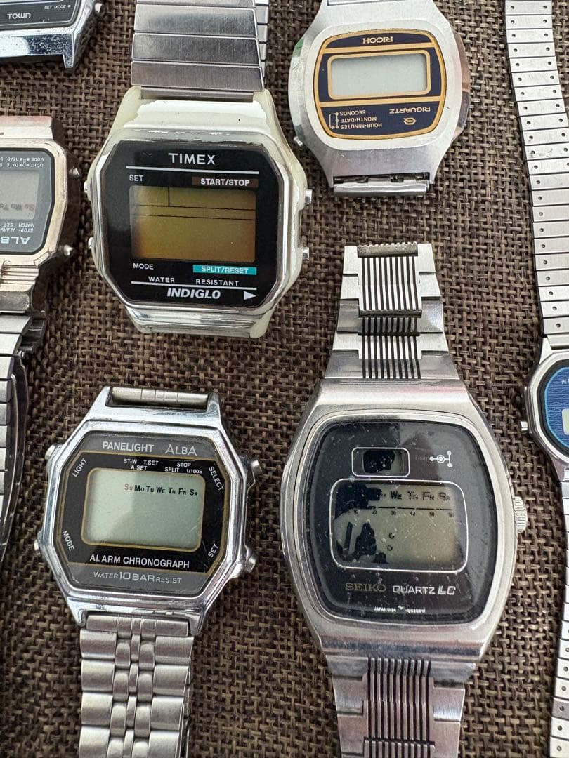 デジタル腕時計まとめ売り（SEIKO、CASIO、TIMEX、RICOHなど）