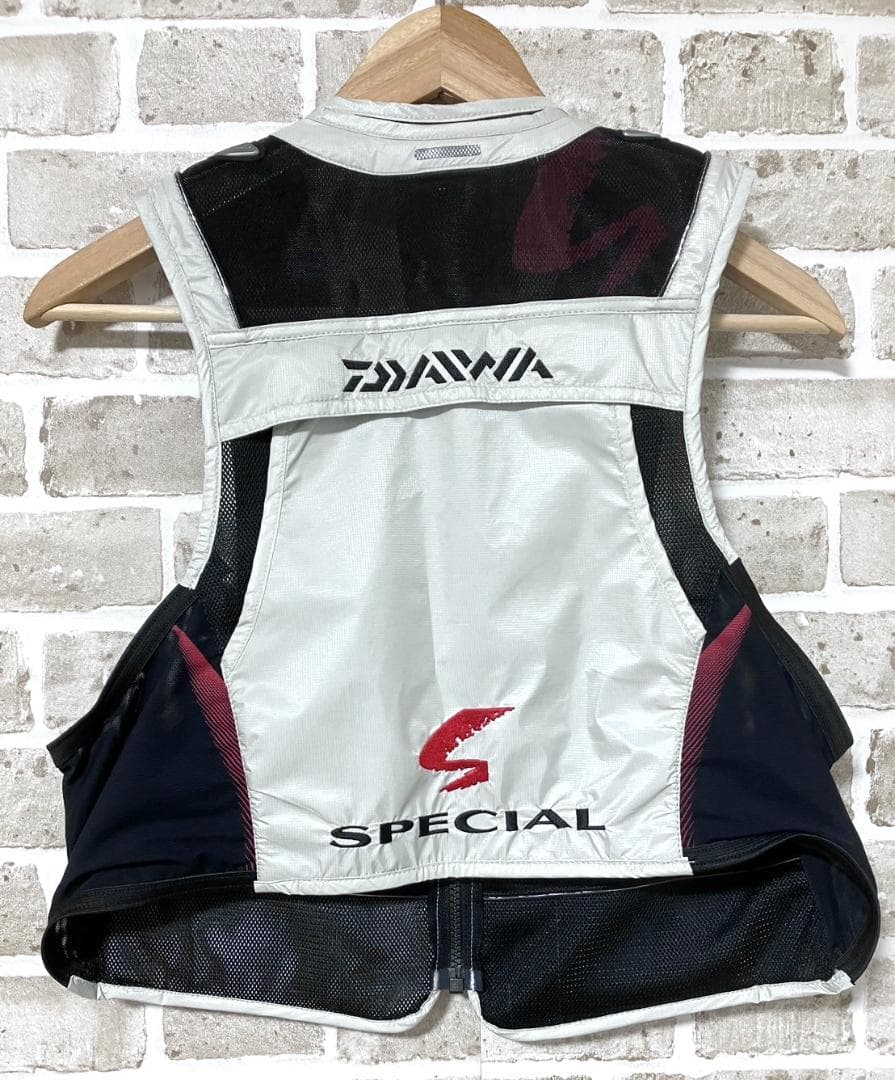 【24時間以内/早い者勝ち】ダイワ 鮎ベスト DV-1104 メンズ Mサイズ