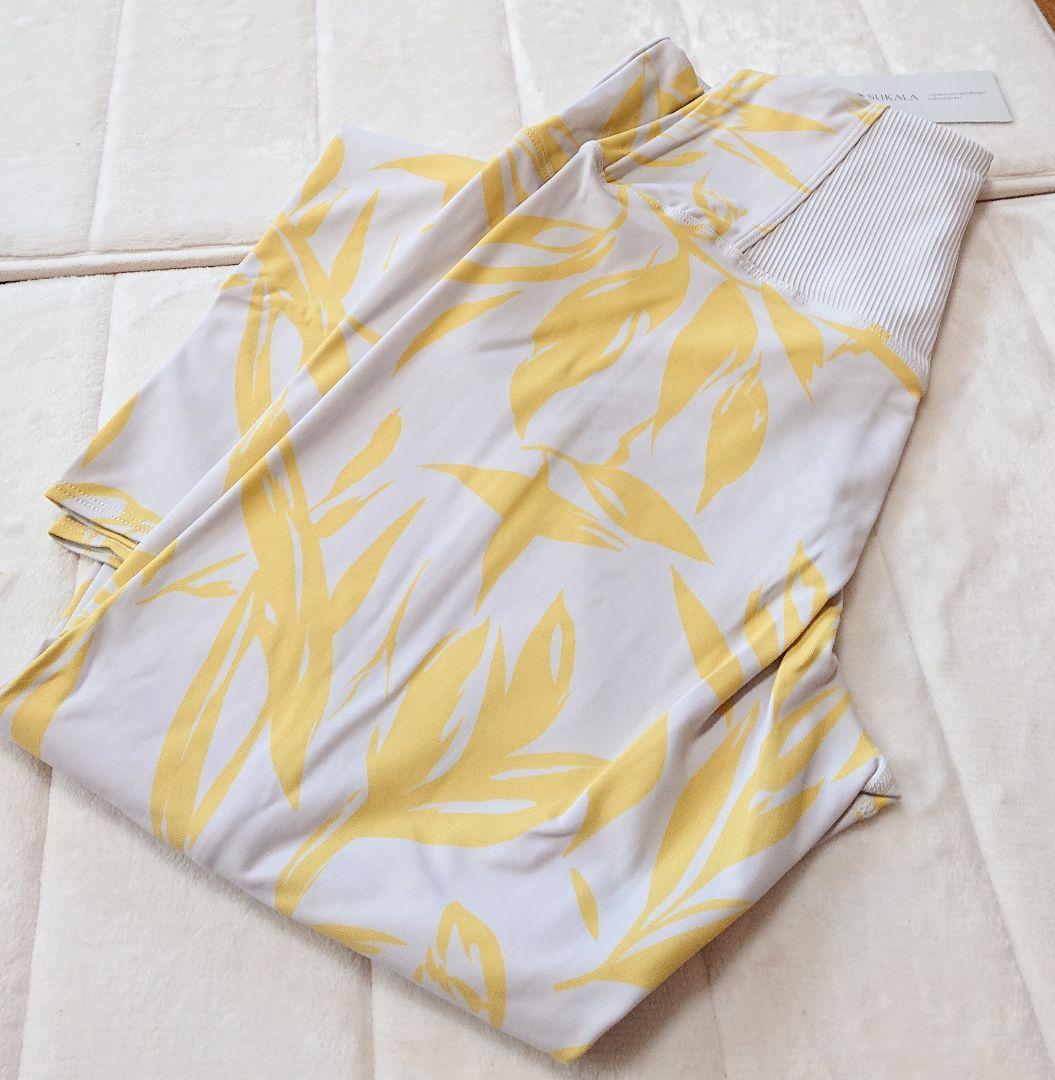 新品タグ付き ヨガウェア ヨガレギンス おしゃれなリーフ模様