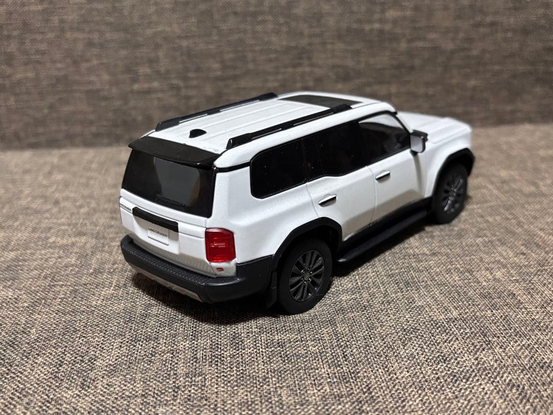 トヨタ ランドクルーザー250 1/30スケール