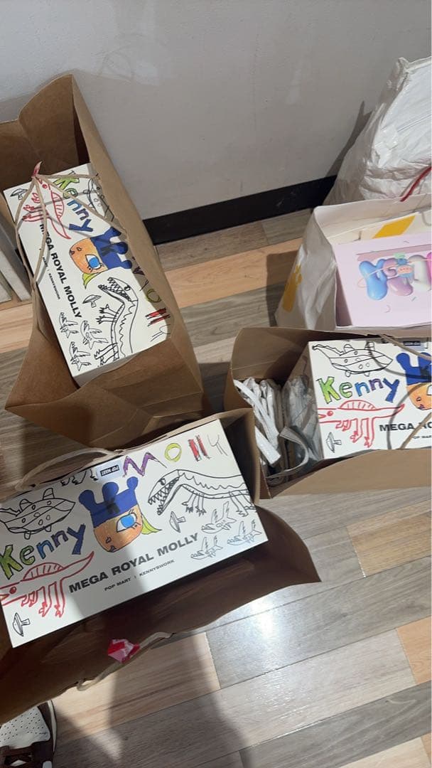 MEGA  MOLLY CHILDISHNESS 400% 3個