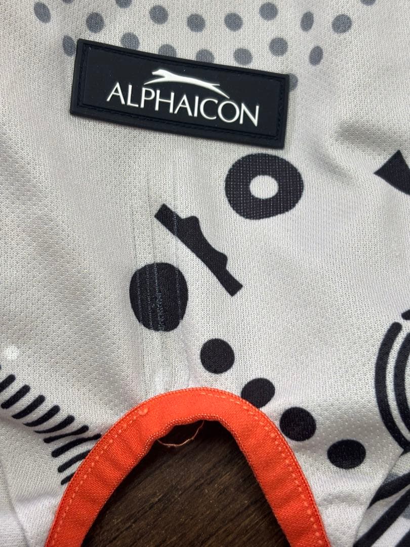 S*O様 アルファアイコンドッグガードクール4L（股の部分カットあります） ほつ