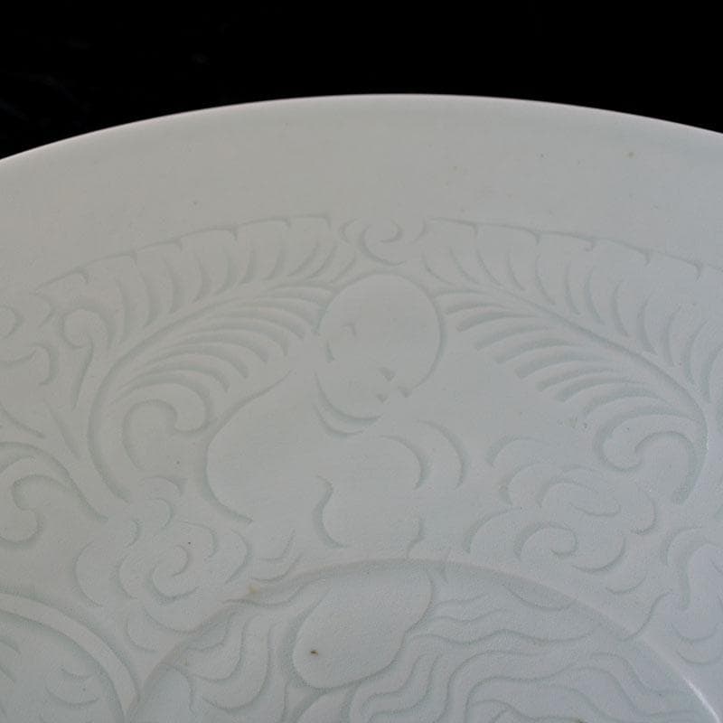 中国　影青　刻蓮花文鉢　飾皿　Z　8607