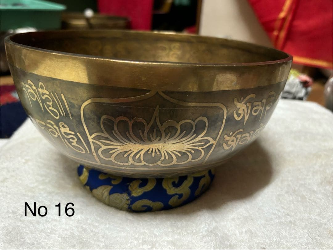 2025 no16 仏教の神タラの金属製ボウル シンギングボウル　23cm