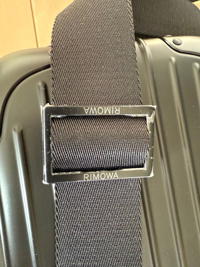 リモワ　クロスボディバック