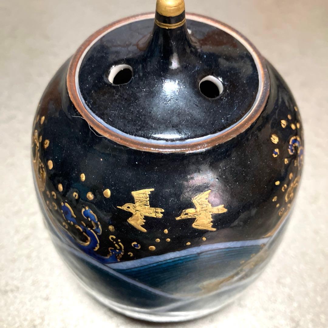 九谷焼香炉　青海波千鳥紋様