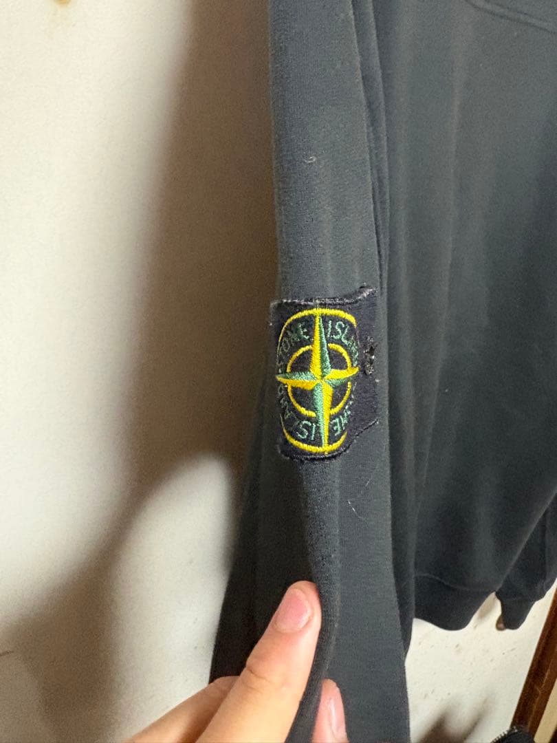 Stone  黒トレーナー