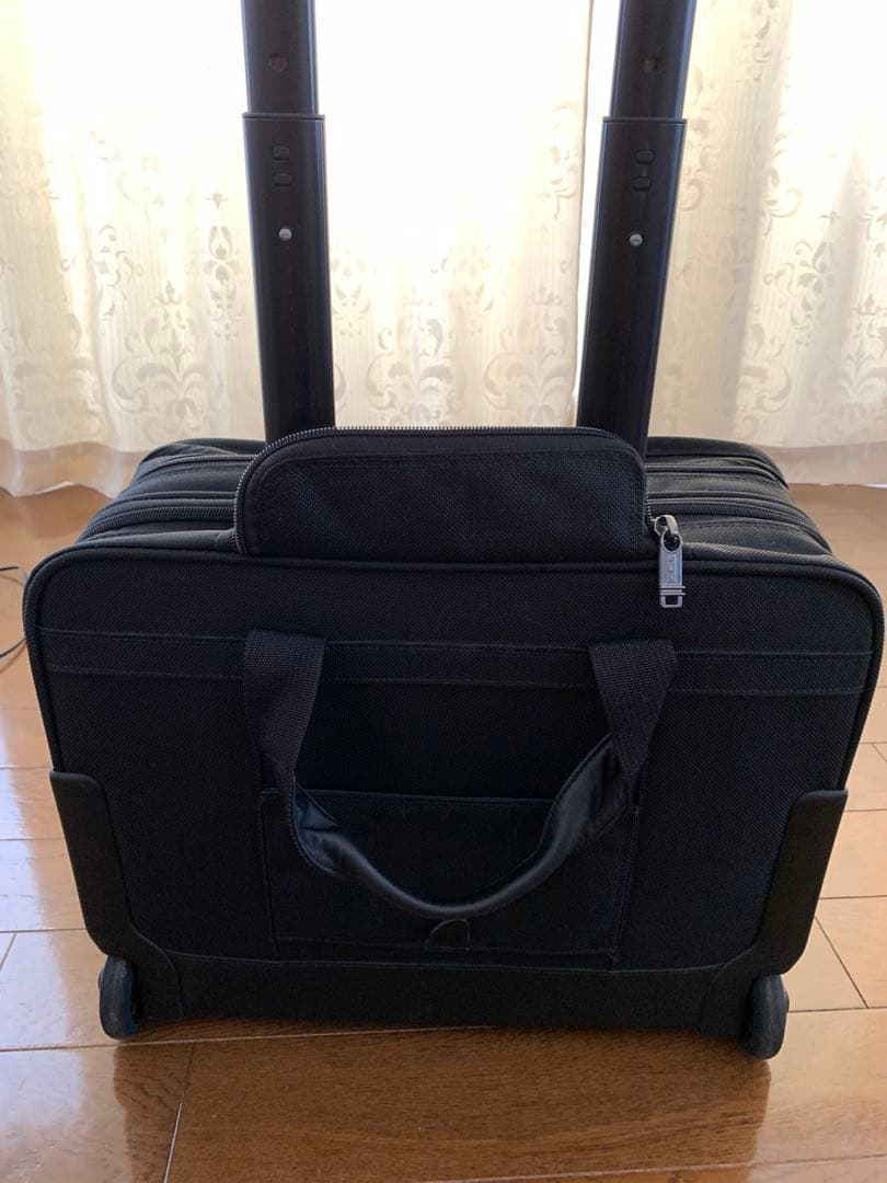 TUMI ビジネスキャリーバッグ　機内持ち込み