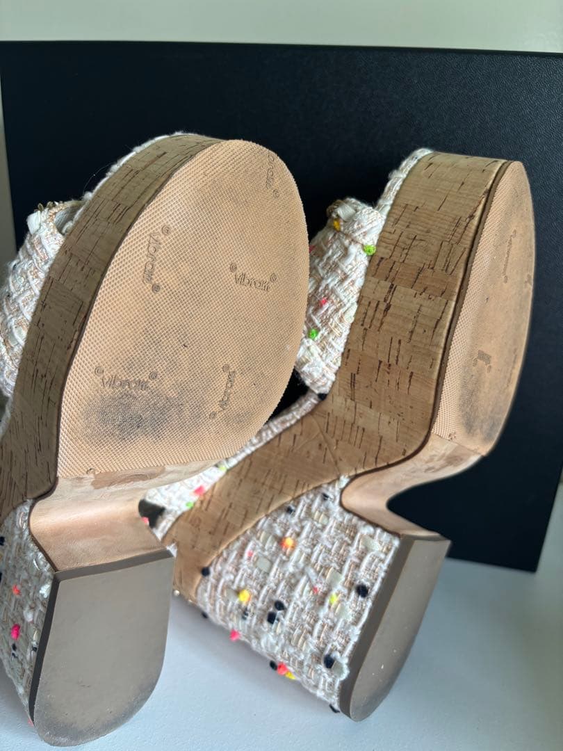 CHANEL ツイードサンダル カラフルポンポン
