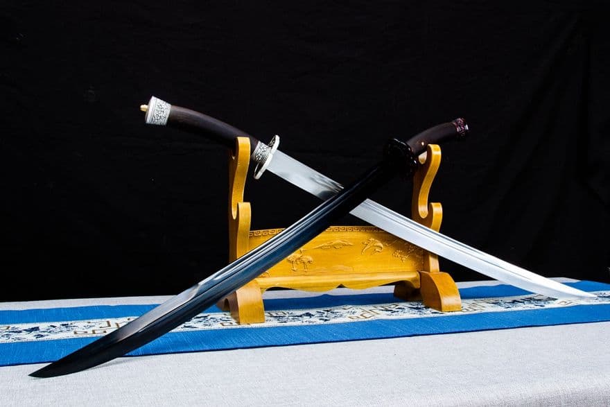 古兵器  武具　刀装具　日本刀　模造刀   居合刀 清刀 1本