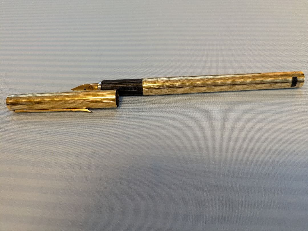 万年筆 AURORAアスティルパーメイルリニアFゴールド NY近代美術館永久展示