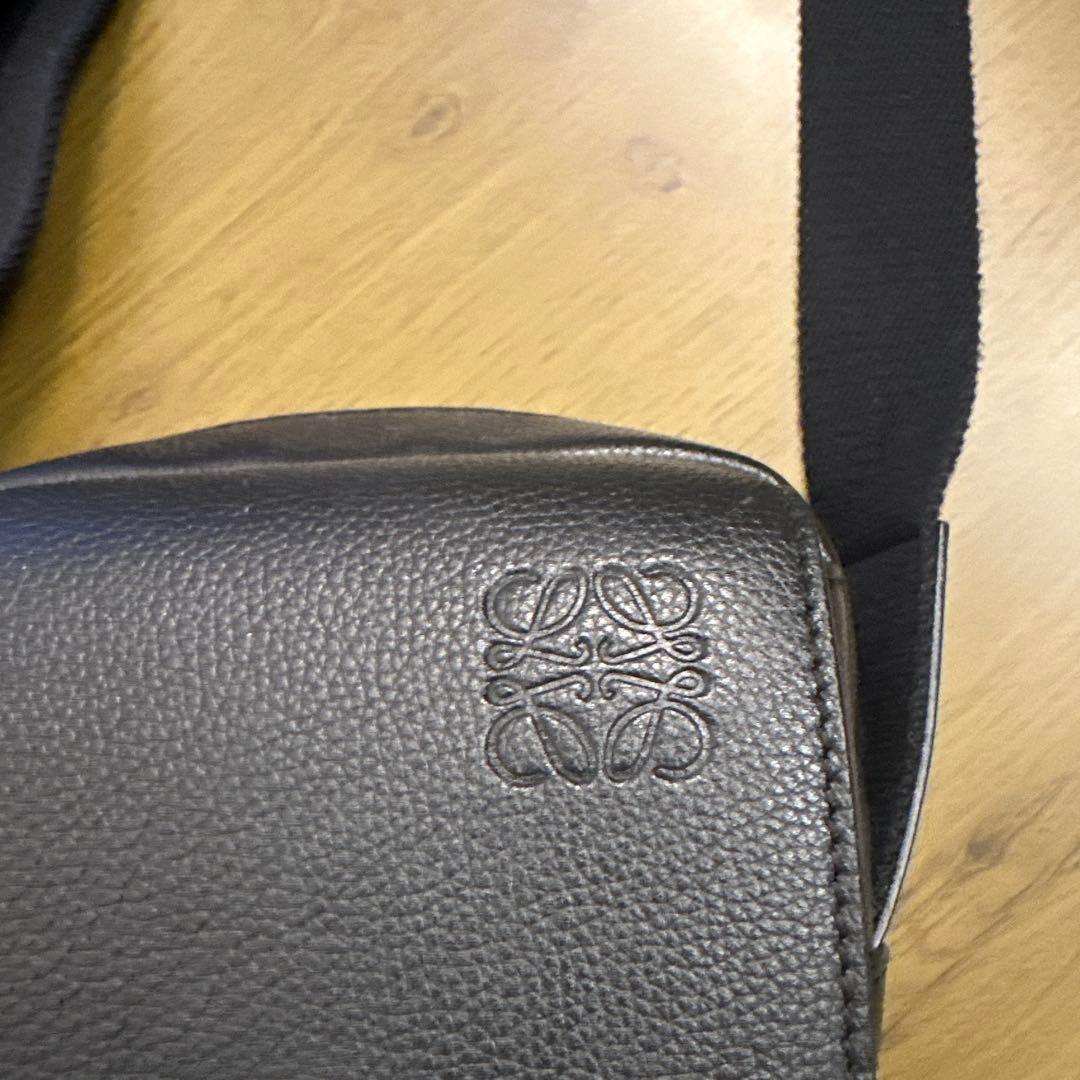 LOEWE ブラック ショルダーバッグ