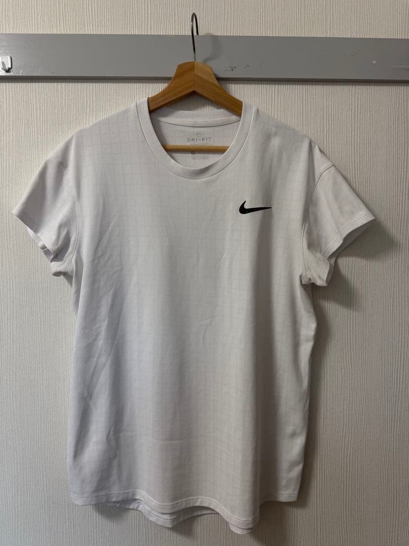 Nike ドライフィット Tシャツ ホワイト