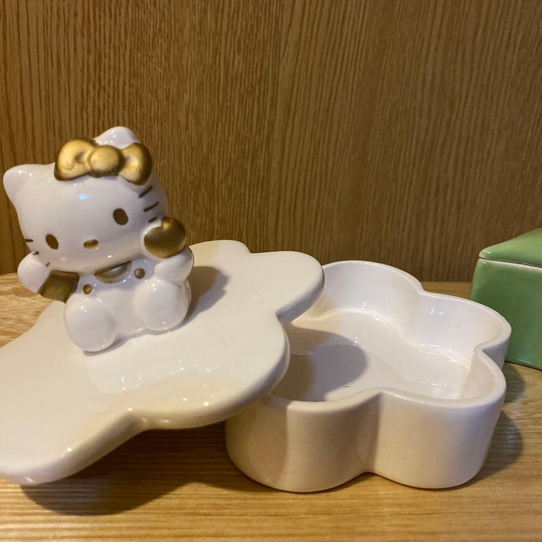 ハローキティ　陶器　小物入れ