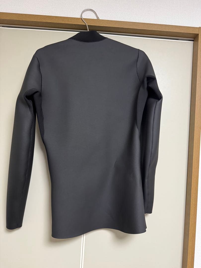 RIP CURL タッパー　Mサイズ