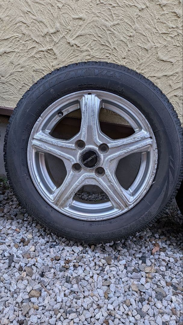 ブリジストン　ブリザック　スタッドレスタイヤ　4本　ホイール付