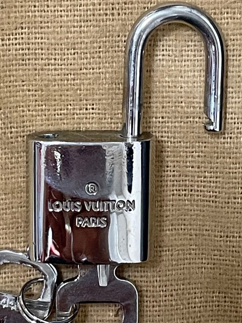 ルイヴィトン パドロック 鍵2本 南京錠 シルバー LouisVuitton